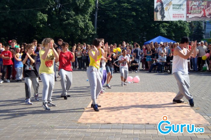 День Европы в ритме STREET DANCE в Мариуполе вместе с молодёжным движением "МОДОС"