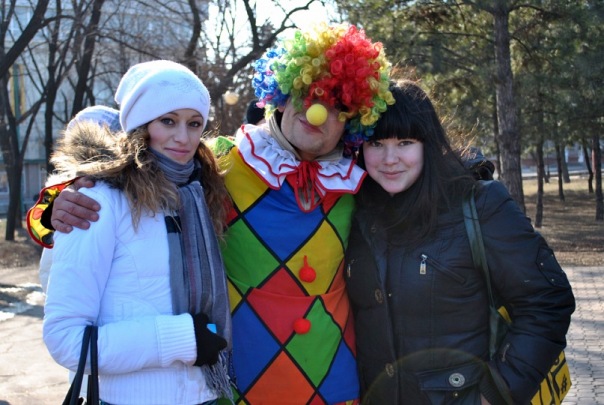 "Эпидемия доброты-2011" в Мариуполе к Международному дню спонтанного проявления доброты